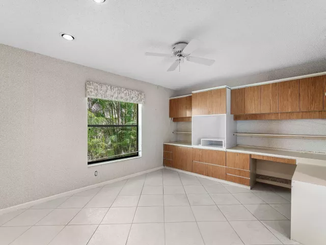 3-bedroom home for sale in Boca Raton - 10775 Boca Woods Lane - MondialRealty
