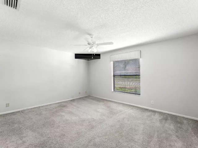 3-bedroom home for sale in Boca Raton - 10775 Boca Woods Lane - MondialRealty