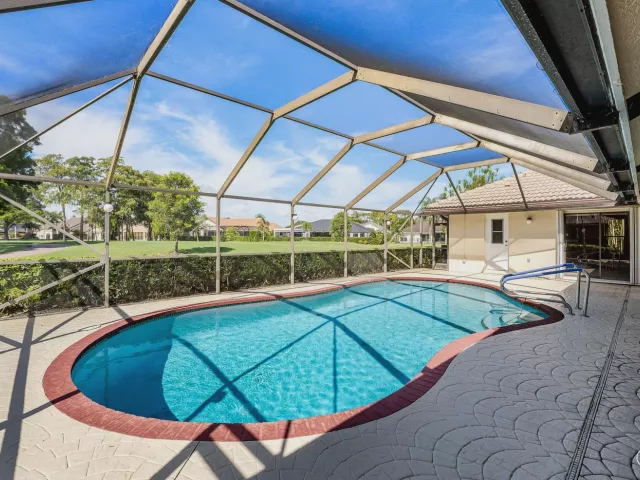 3-bedroom home for sale in Boca Raton - 10775 Boca Woods Lane - MondialRealty