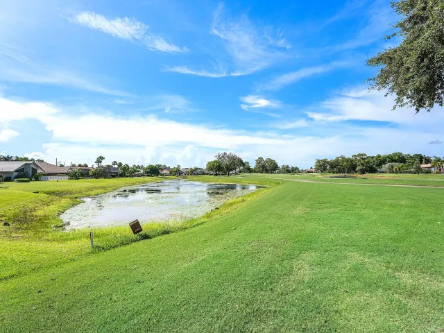 3-bedroom home for sale in Boca Raton - 10775 Boca Woods Lane - MondialRealty