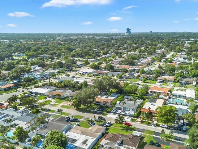 4-bedroom home for sale in Hollywood - 5507 Mckinley St - MondialRealty