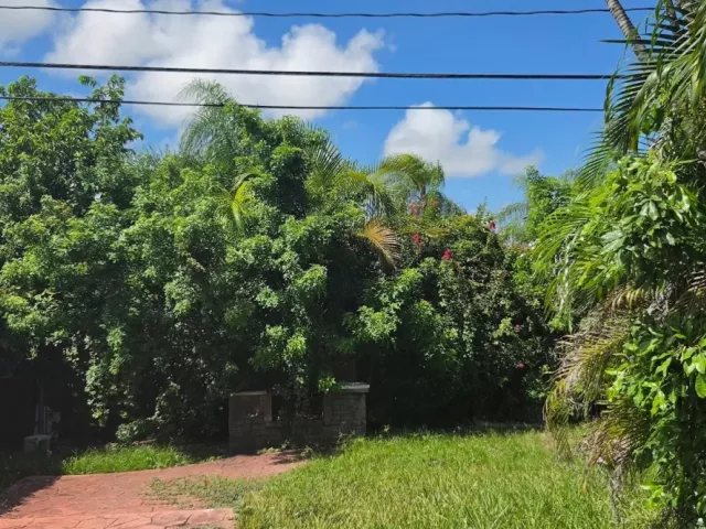 3-bedroom home for sale in Deerfield Beach - 601 W Sample Rd - MondialRealty