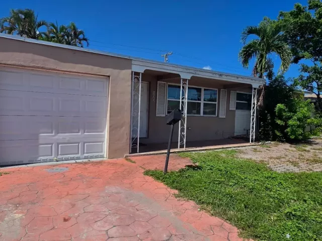 3-bedroom home for sale in Deerfield Beach - 601 W Sample Rd - MondialRealty