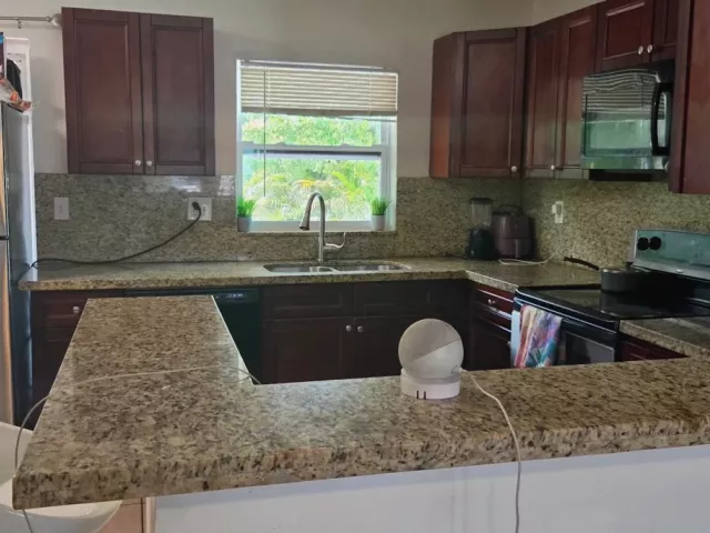 3-bedroom home for sale in Deerfield Beach - 601 W Sample Rd - MondialRealty