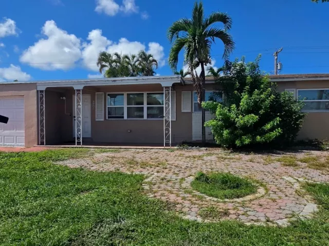 3-bedroom home for sale in Deerfield Beach - 601 W Sample Rd - MondialRealty