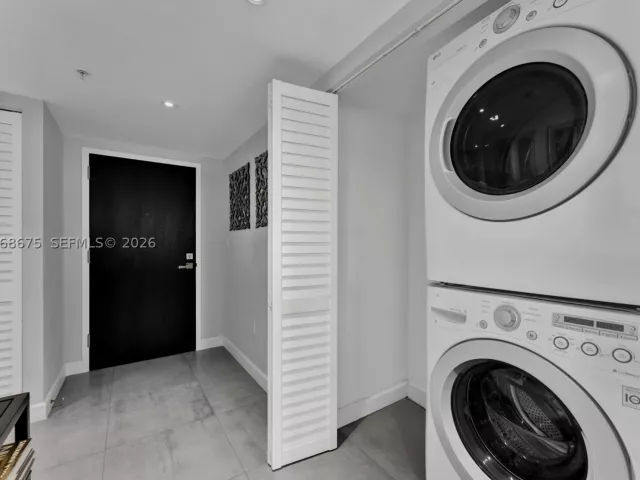 2-bedroom condo for sale in Miami Beach - 90 Alton Rd 1102 - MondialRealty