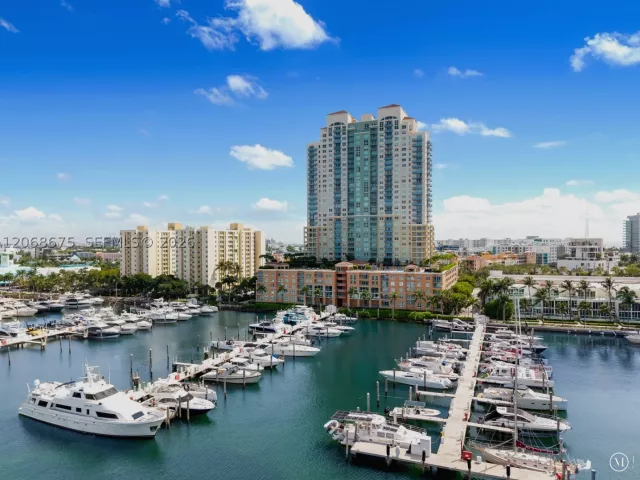 2-bedroom condo for sale in Miami Beach - 90 Alton Rd 1102 - MondialRealty