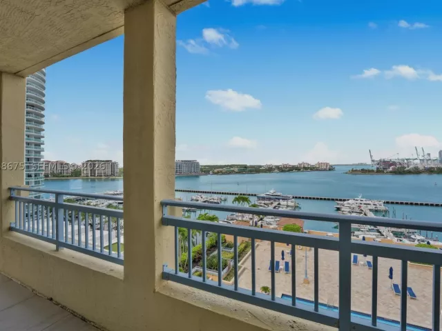 2-bedroom condo for sale in Miami Beach - 90 Alton Rd 1102 - MondialRealty