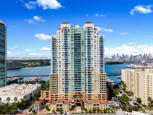2-bedroom condo for sale in Miami Beach - 90 Alton Rd 1102 - MondialRealty