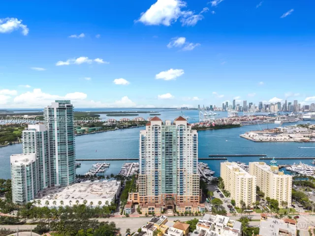 2-bedroom condo for sale in Miami Beach - 90 Alton Rd 1102 - MondialRealty