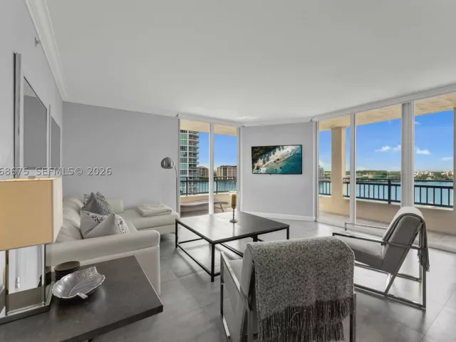 2-bedroom condo for sale in Miami Beach - 90 Alton Rd 1102 - MondialRealty