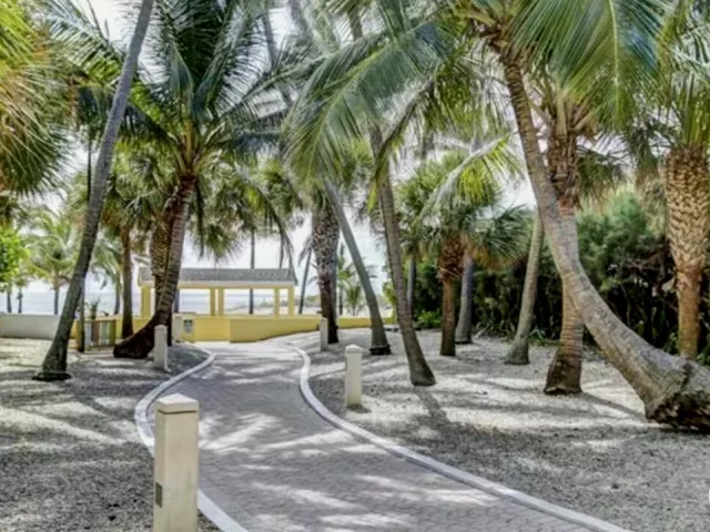 3-bedroom home for rent in Lauderdale By The Sea - 1800 E TERRA MAR Drive - MondialRealty