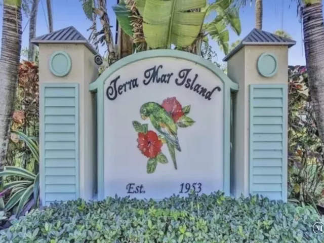 3-bedroom home for rent in Lauderdale By The Sea - 1800 E TERRA MAR Drive - MondialRealty