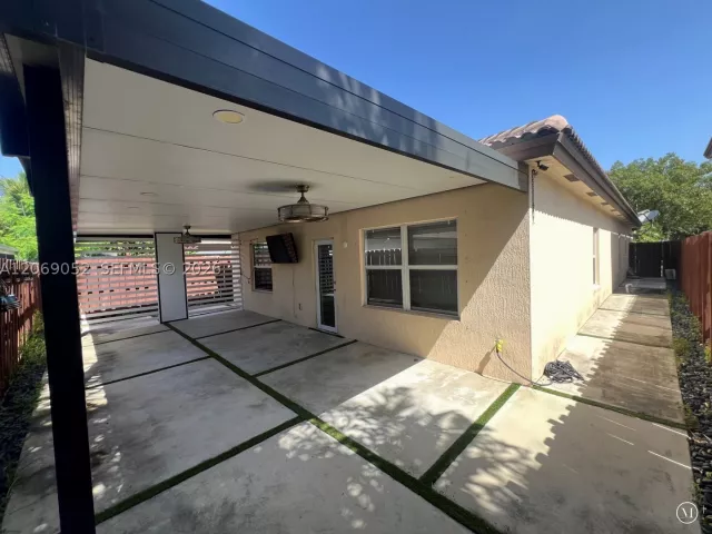 4-bedroom home for rent in Homestead - 2410 NE 4th St 2410 - MondialRealty