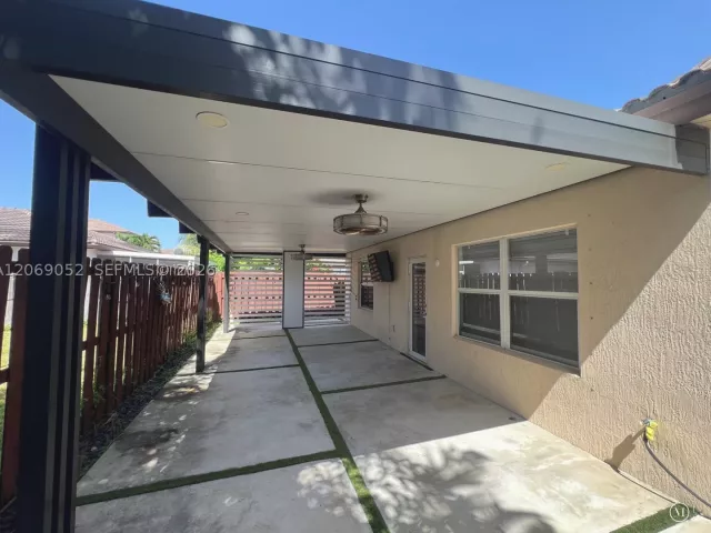 4-bedroom home for rent in Homestead - 2410 NE 4th St 2410 - MondialRealty