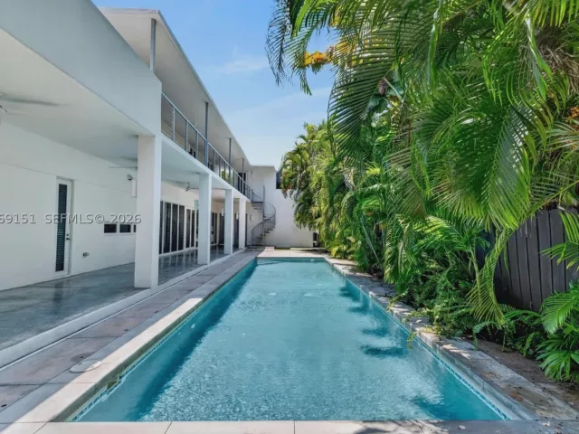 4-bedroom home for rent in Miami - 745 SW 22nd Rd - MondialRealty