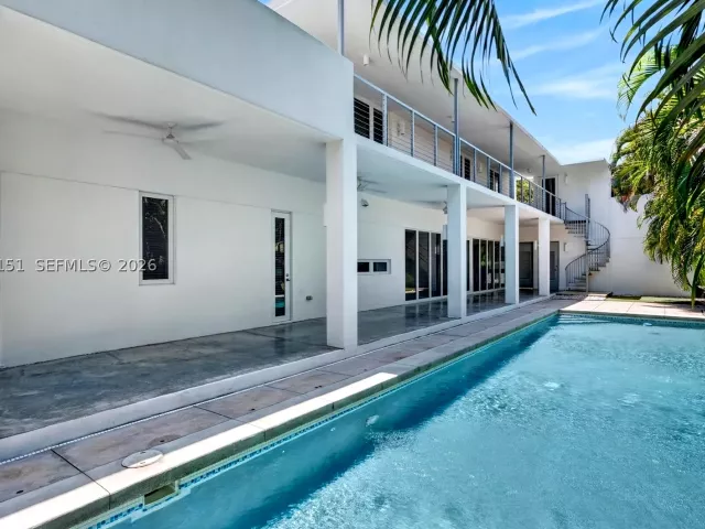 4-bedroom home for rent in Miami - 745 SW 22nd Rd - MondialRealty