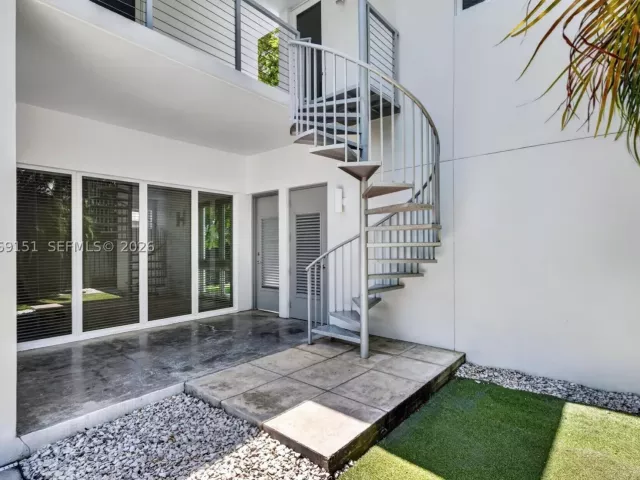 4-bedroom home for rent in Miami - 745 SW 22nd Rd - MondialRealty