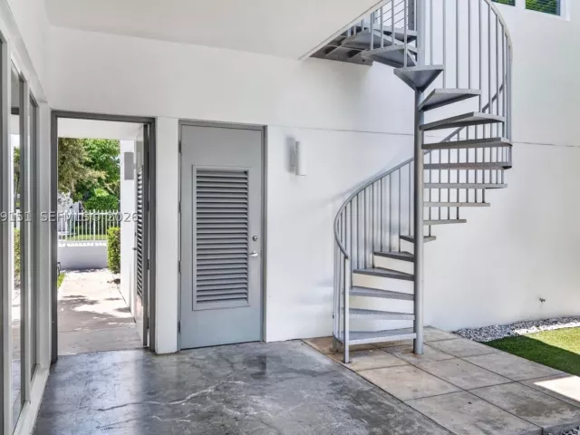 4-bedroom home for rent in Miami - 745 SW 22nd Rd - MondialRealty