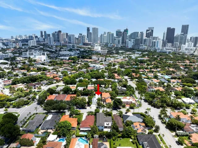 4-bedroom home for rent in Miami - 745 SW 22nd Rd - MondialRealty