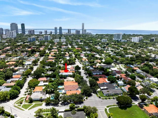 4-bedroom home for rent in Miami - 745 SW 22nd Rd - MondialRealty