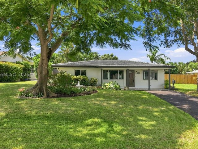 4-bedroom home for sale in Boca Raton - 450 SW 1st St - MondialRealty