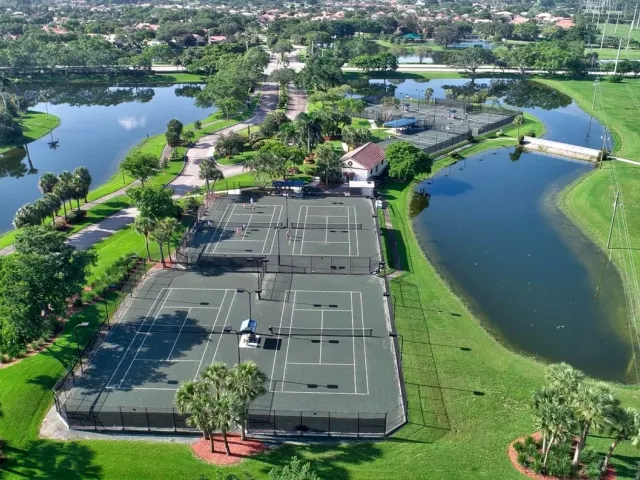 5-bedroom home for rent in Boca Raton - 10920 HAYDN Drive 0 - MondialRealty