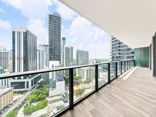 2-bedroom condo for sale in Miami - 801 S Miami Ave 2502 - MondialRealty