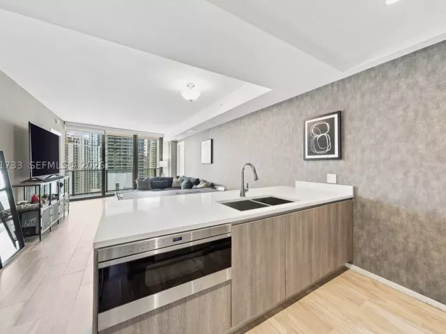 2-bedroom condo for sale in Miami - 801 S Miami Ave 2502 - MondialRealty