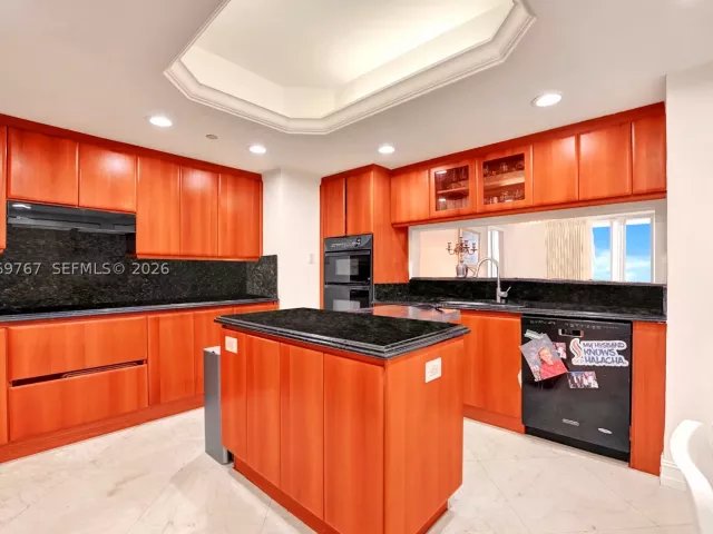 2-bedroom condo for sale in Surfside - 9595 N Collins Ave. 5NG - MondialRealty