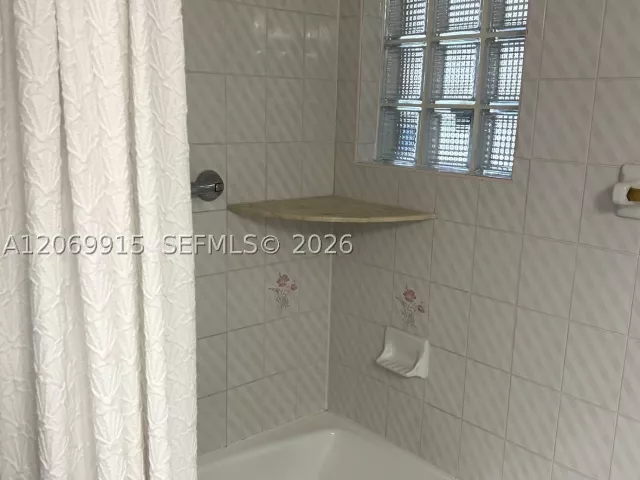 4-bedroom home for sale in Miami - 9940 SW 155th St - MondialRealty