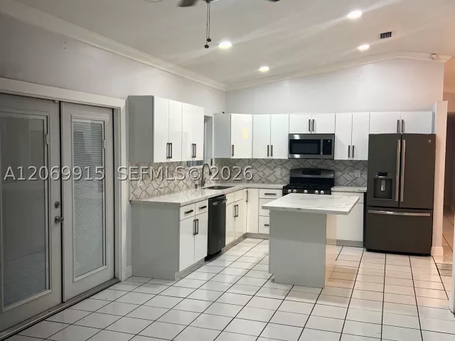 4-bedroom home for sale in Miami - 9940 SW 155th St - MondialRealty
