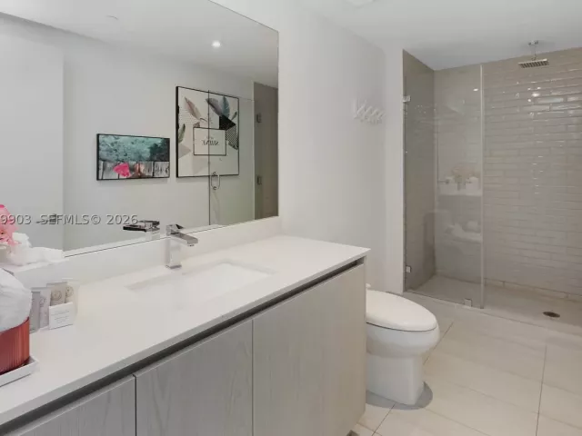3-bedroom condo for rent in Hollywood - 4010 S Ocean Dr T4004 - MondialRealty