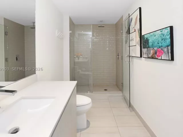 3-bedroom condo for rent in Hollywood - 4010 S Ocean Dr T4004 - MondialRealty