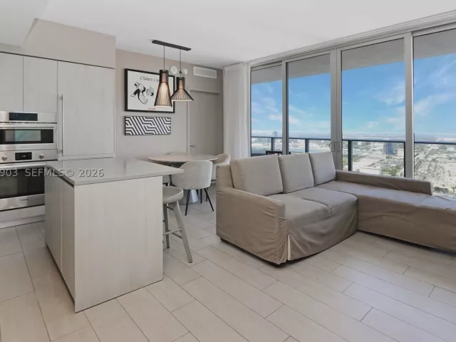 3-bedroom condo for rent in Hollywood - 4010 S Ocean Dr T4004 - MondialRealty