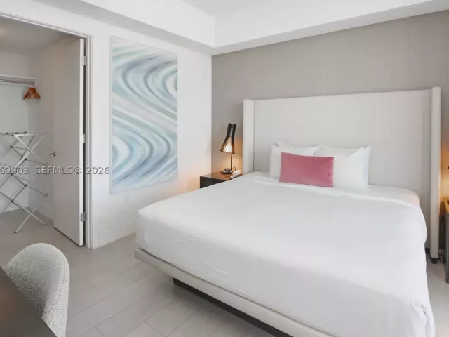 3-bedroom condo for rent in Hollywood - 4010 S Ocean Dr T4004 - MondialRealty