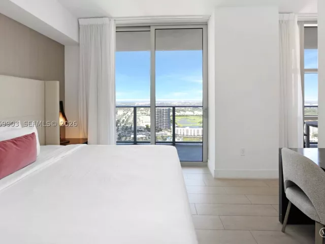 3-bedroom condo for rent in Hollywood - 4010 S Ocean Dr T4004 - MondialRealty