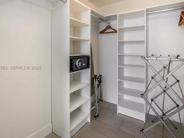 3-bedroom condo for rent in Hollywood - 4010 S Ocean Dr T4004 - MondialRealty