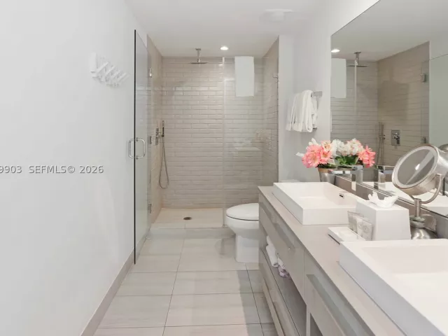 3-bedroom condo for rent in Hollywood - 4010 S Ocean Dr T4004 - MondialRealty