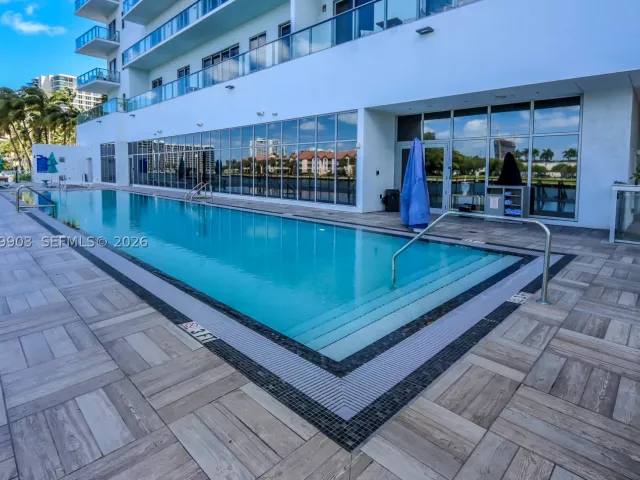 3-bedroom condo for rent in Hollywood - 4010 S Ocean Dr T4004 - MondialRealty