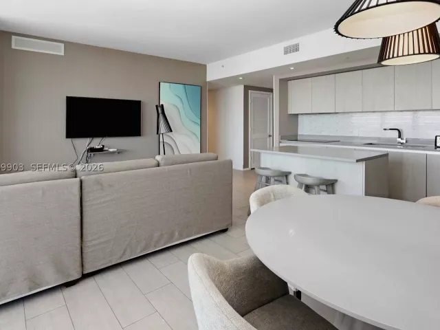 3-bedroom condo for rent in Hollywood - 4010 S Ocean Dr T4004 - MondialRealty