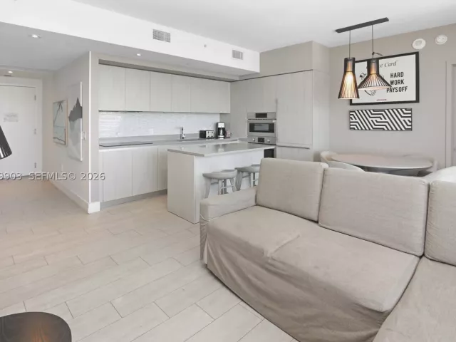 3-bedroom condo for rent in Hollywood - 4010 S Ocean Dr T4004 - MondialRealty