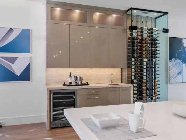 4-bedroom home for sale in Boca Raton - 130 NE Wavecrest Way - MondialRealty