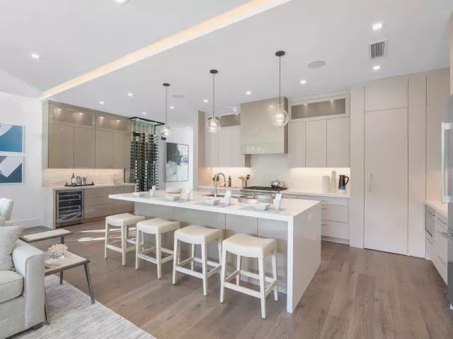 4-bedroom home for sale in Boca Raton - 130 NE Wavecrest Way - MondialRealty