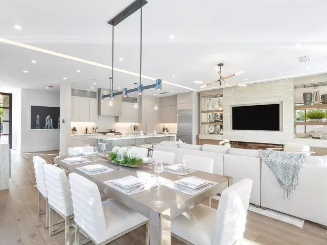 4-bedroom home for sale in Boca Raton - 130 NE Wavecrest Way - MondialRealty