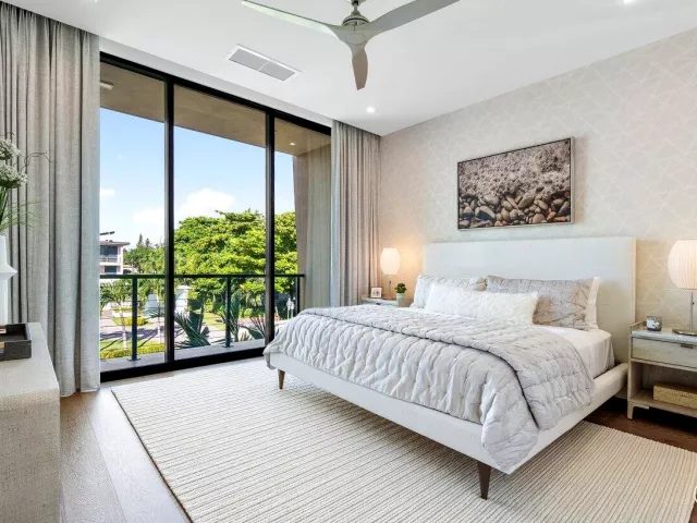 4-bedroom home for sale in Boca Raton - 130 NE Wavecrest Way - MondialRealty