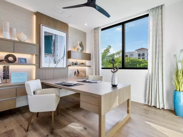 4-bedroom home for sale in Boca Raton - 130 NE Wavecrest Way - MondialRealty