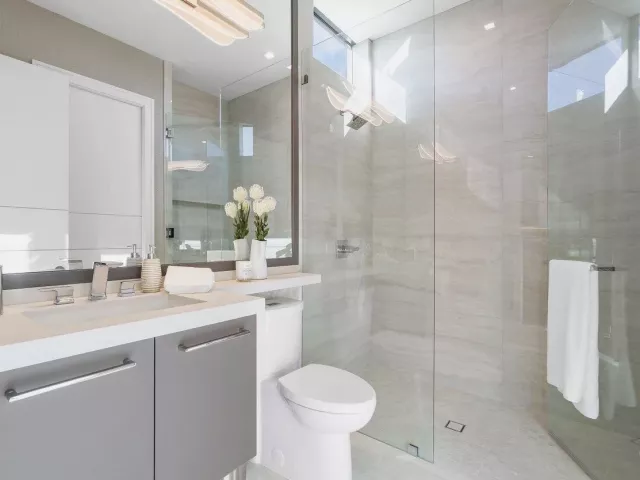4-bedroom home for sale in Boca Raton - 130 NE Wavecrest Way - MondialRealty