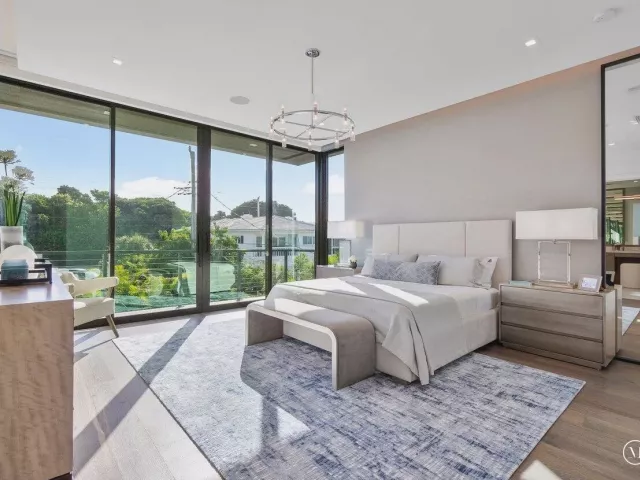 4-bedroom home for sale in Boca Raton - 130 NE Wavecrest Way - MondialRealty