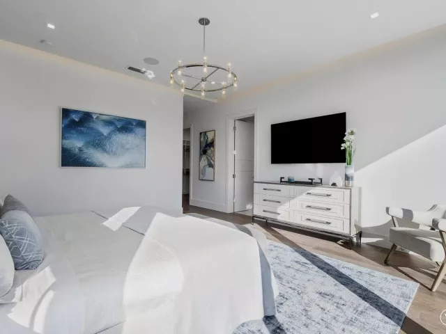 4-bedroom home for sale in Boca Raton - 130 NE Wavecrest Way - MondialRealty